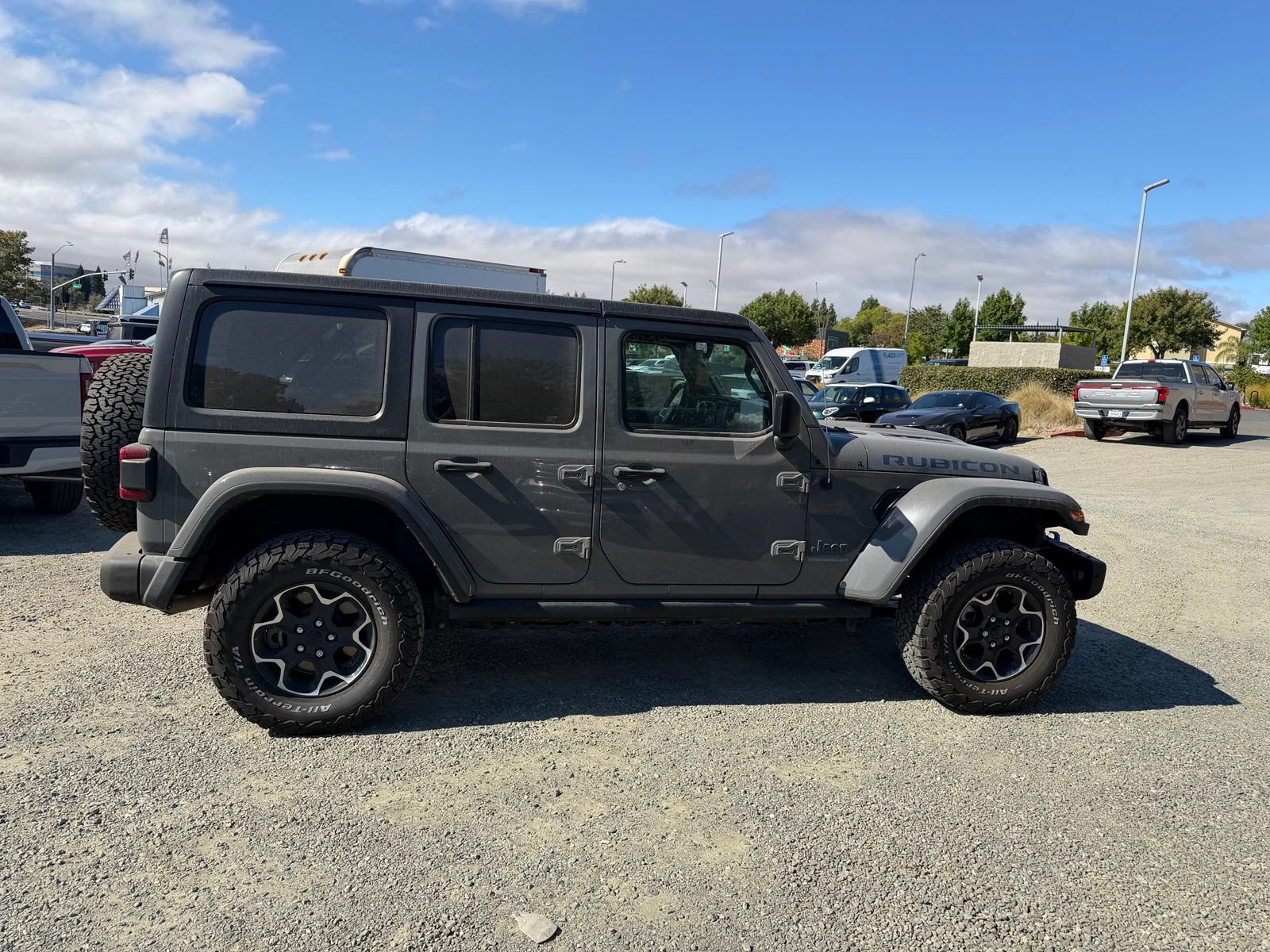 Used 2023 Jeep Wrangler Unlimited Rubicon 4xe w/ Steel Bumper Group AWD/4WD image 5