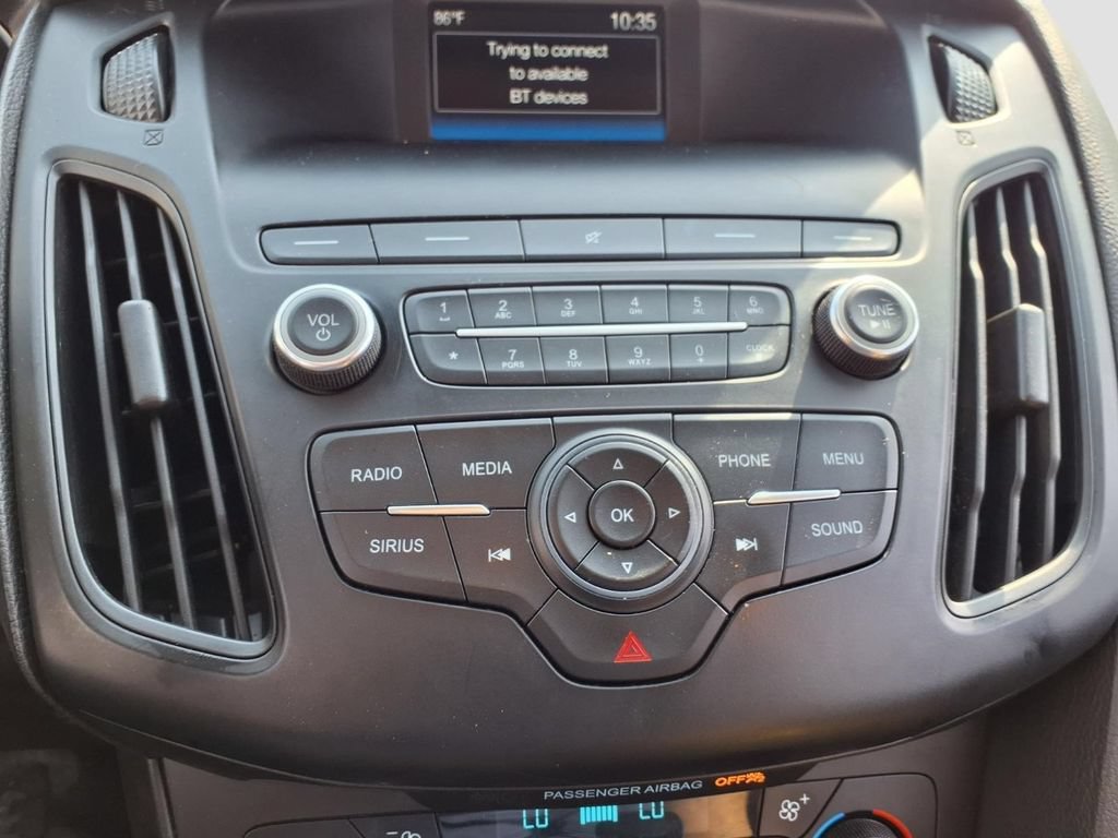 Certified 2018 Ford Focus SE w/ SE Appearance Package FWD image 14