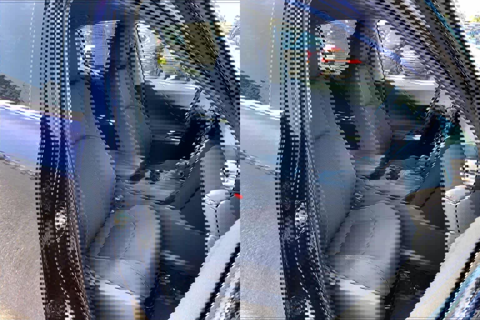 Used 2024 Toyota Venza LE AWD/4WD image 11