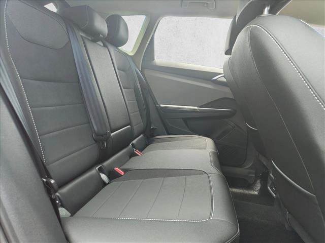 Used 2024 Volkswagen Taos SE FWD image 19