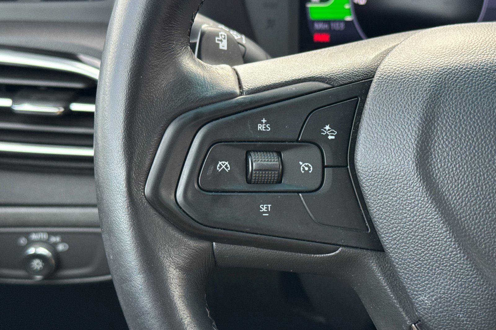 Used 2023 Chevrolet Bolt LT image 27