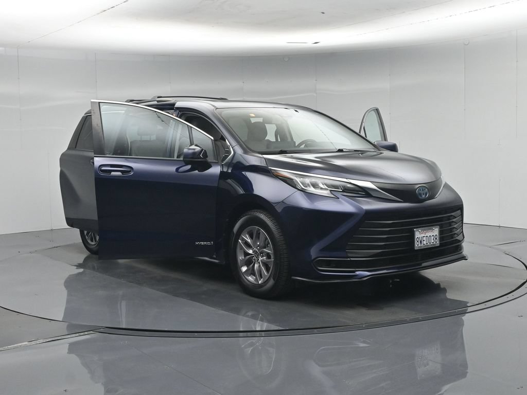 Used 2021 Toyota Sienna LE w/ LE Plus Package FWD image 37