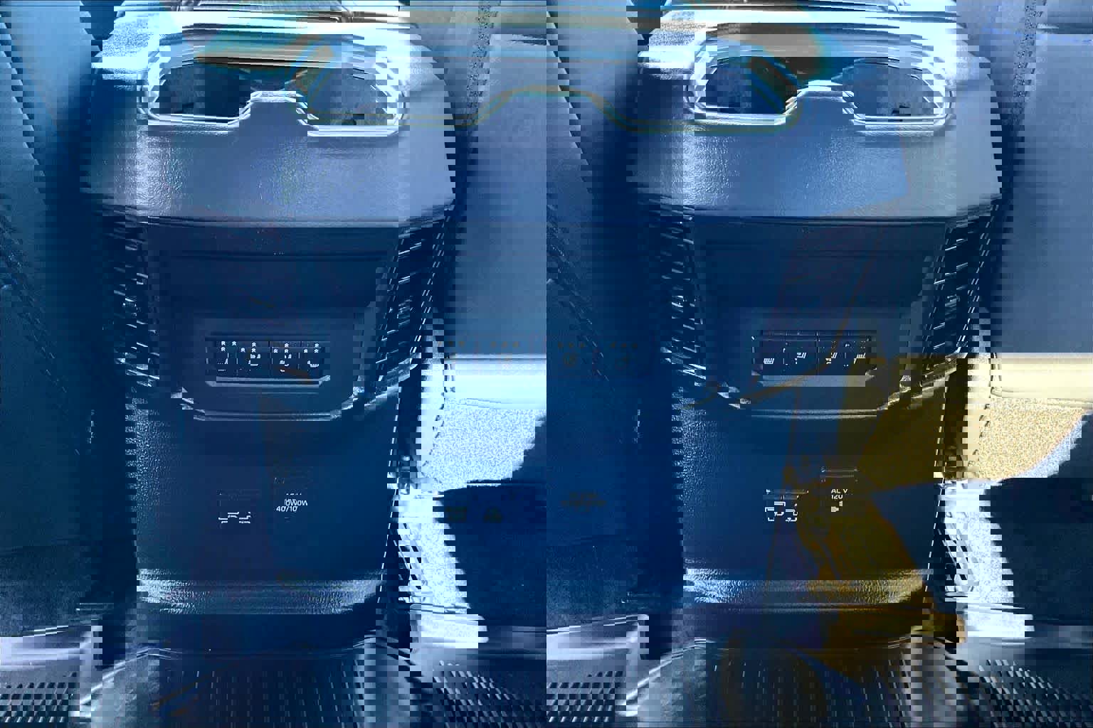 Used 2025 Toyota Tundra Platinum image 33