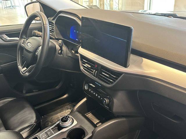 Certified 2024 Ford Escape Platinum AWD/4WD image 28