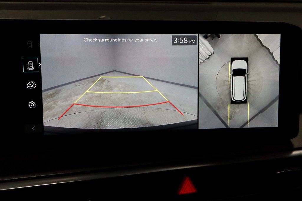 Used 2025 Kia Sorento SX image 9