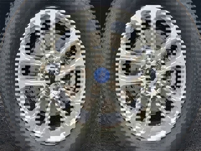 Certified 2020 Ford Escape SE image 17