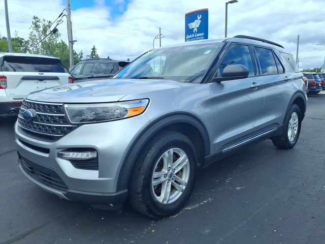 Certified 2021 Ford Explorer XLT w/ Equipment Group 202A AWD/4WD image 3