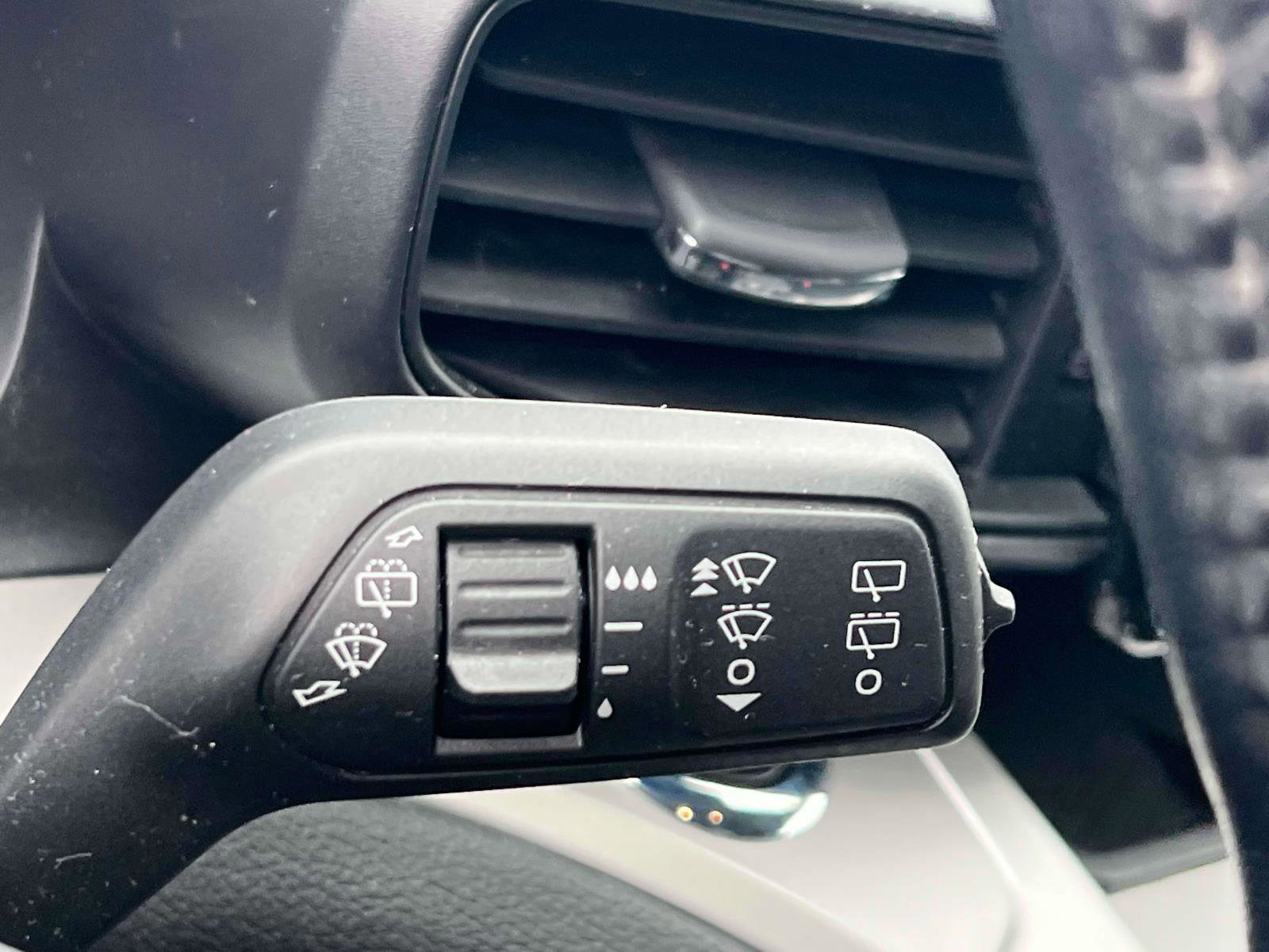 Certified 2022 Ford Explorer XLT image 19