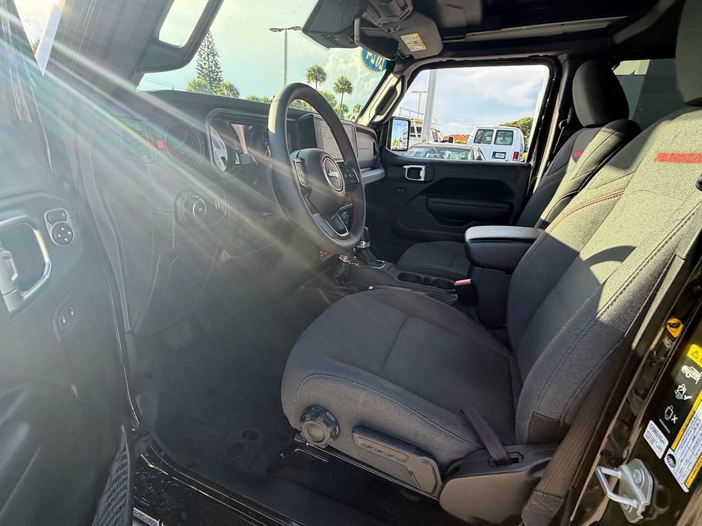 Used 2024 Jeep Wrangler Unlimited Rubicon w/ Technology Group AWD/4WD image 13