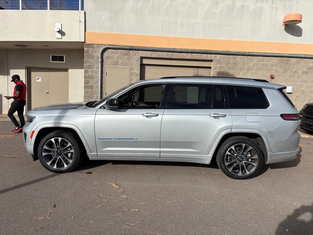 Used 2021 Jeep Grand Cherokee L Overland w/ Luxury Tech Group IV image 4