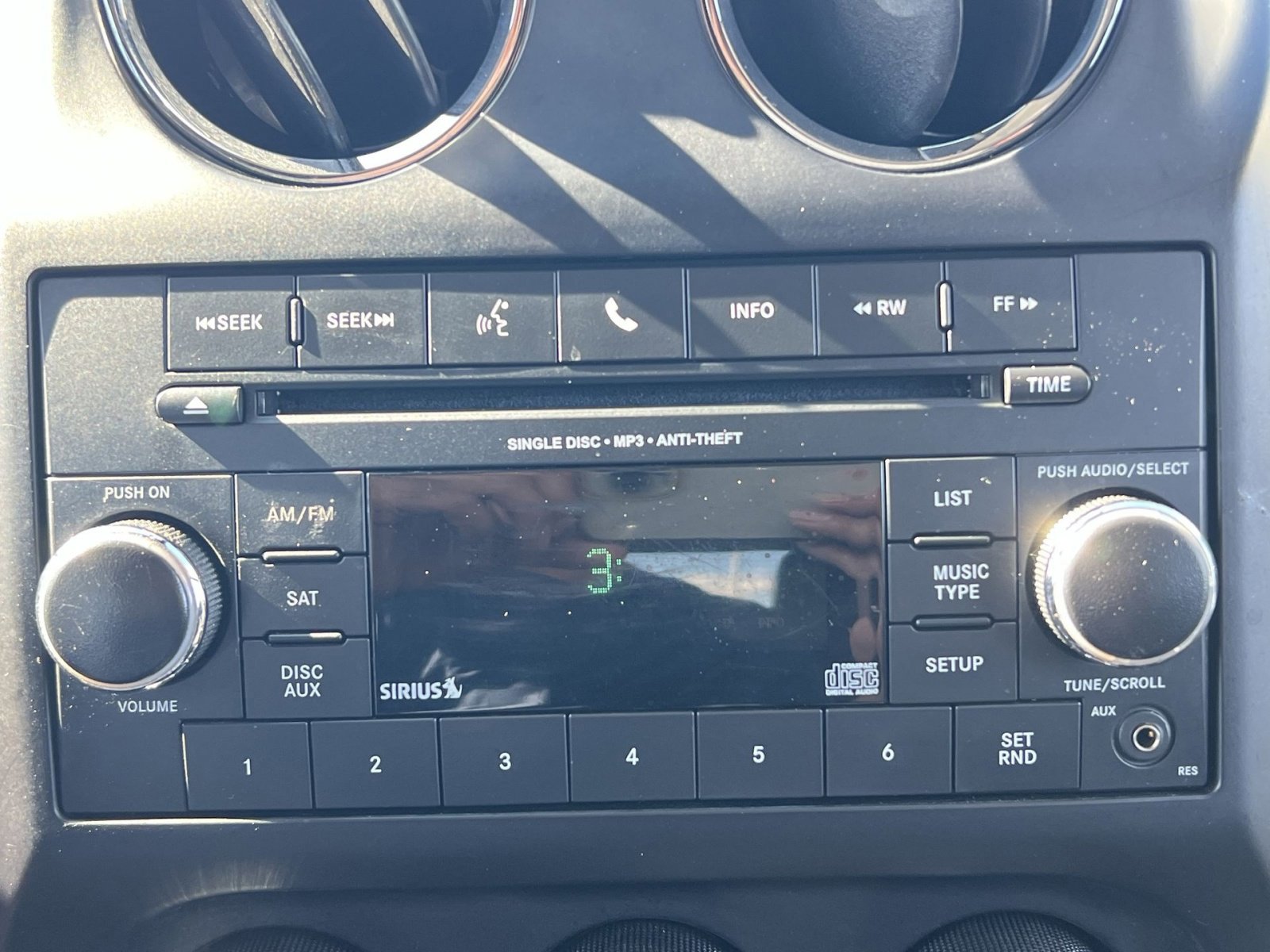 Used 2017 Jeep Compass Latitude image 18