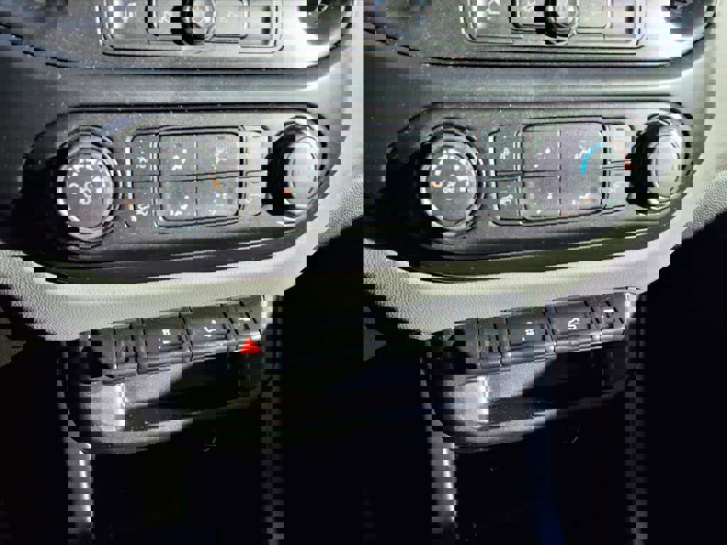 Used 2022 Chevrolet Colorado W/T w/ WT Convenience Package image 11