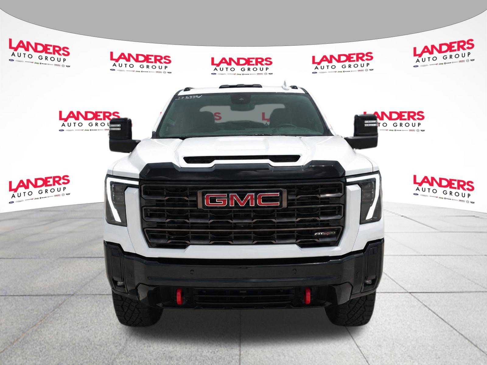 Used 2025 GMC Sierra 2500 AT4X AWD/4WD image 2