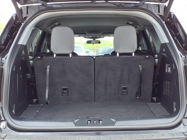 Certified 2023 Ford Explorer XLT w/ Equipment Group 202A AWD/4WD image 8