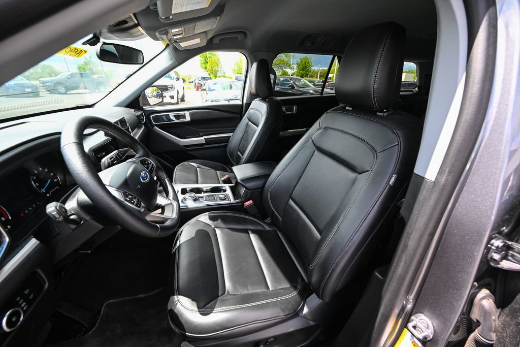 Certified 2024 Ford Explorer XLT w/ Equipment Group 202A AWD/4WD image 19