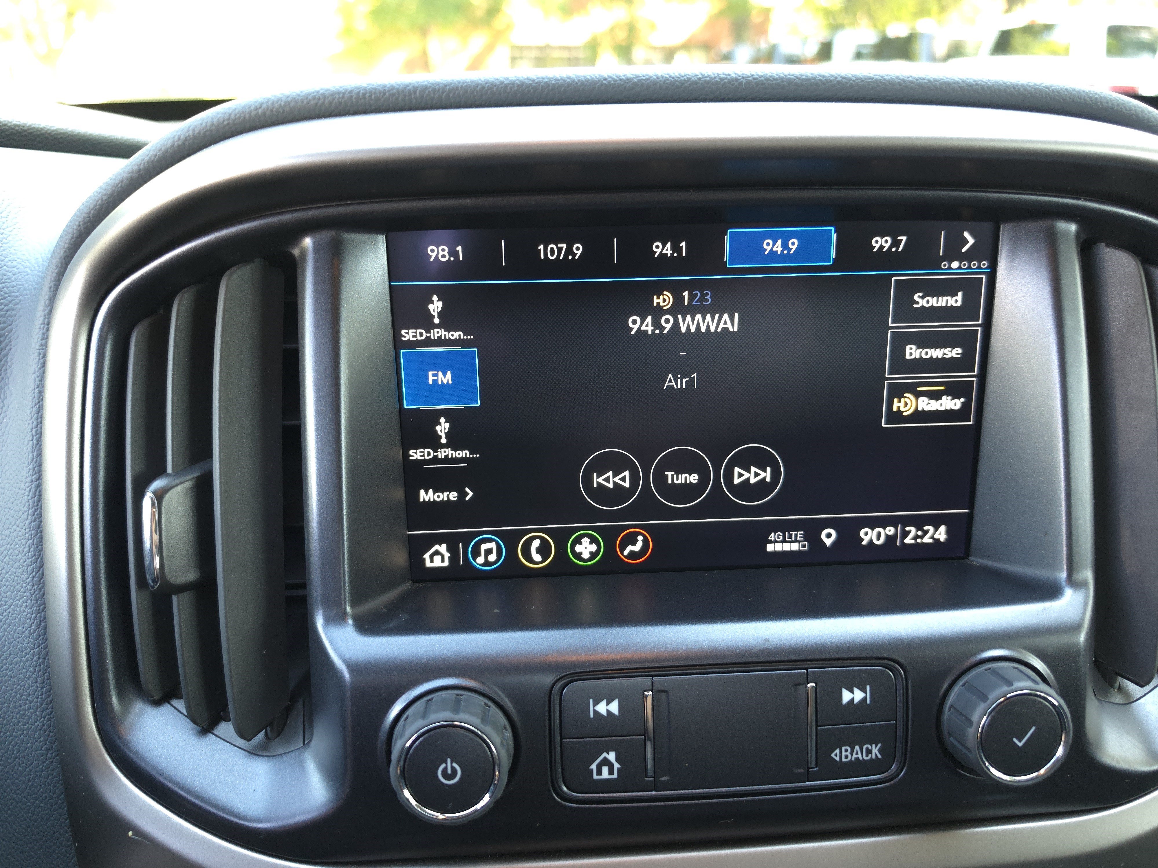 Used 2022 Chevrolet Colorado Z71 AWD/4WD image 18