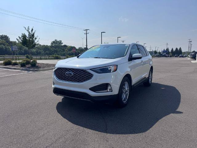 Certified 2024 Ford Edge SEL w/ Convenience Package AWD/4WD image 2