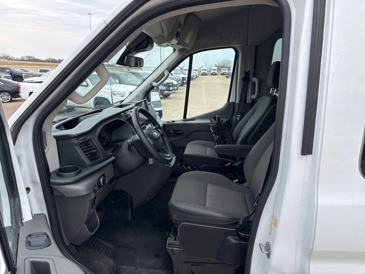 Certified 2025 Ford Transit 350 XLT image 19