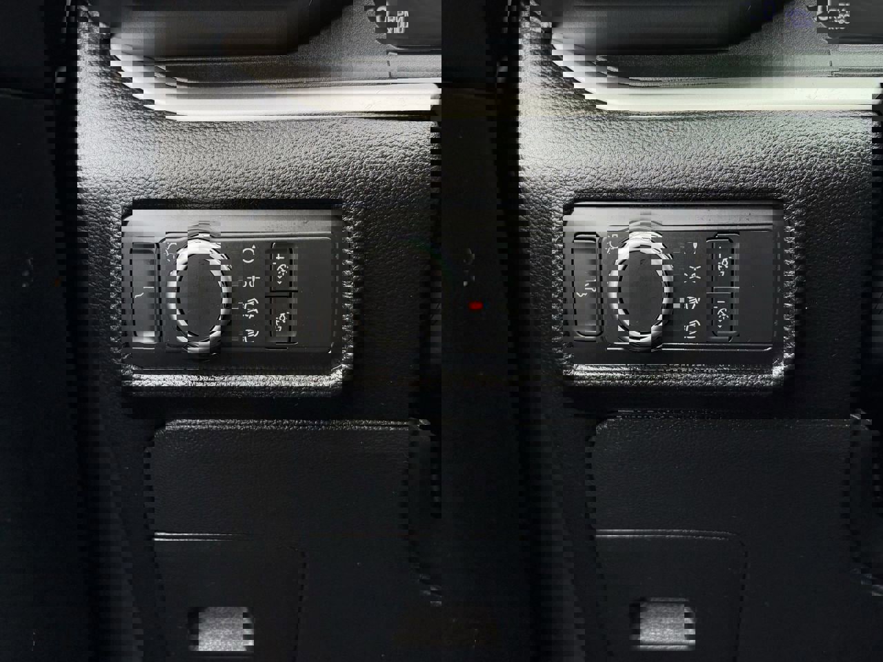 Certified 2022 Ford Explorer XLT image 22