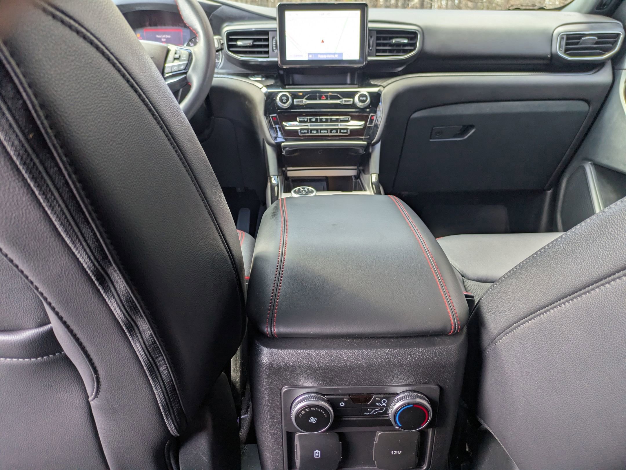 Certified 2024 Ford Explorer ST-Line w/ Class IV Trailer Tow Package image 30