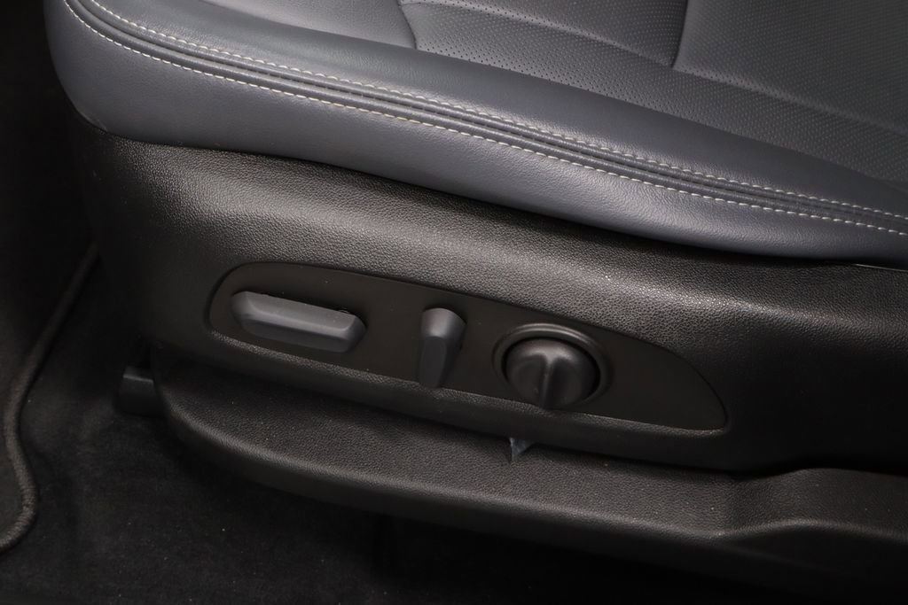 Used 2023 Buick Enclave Essence FWD image 24