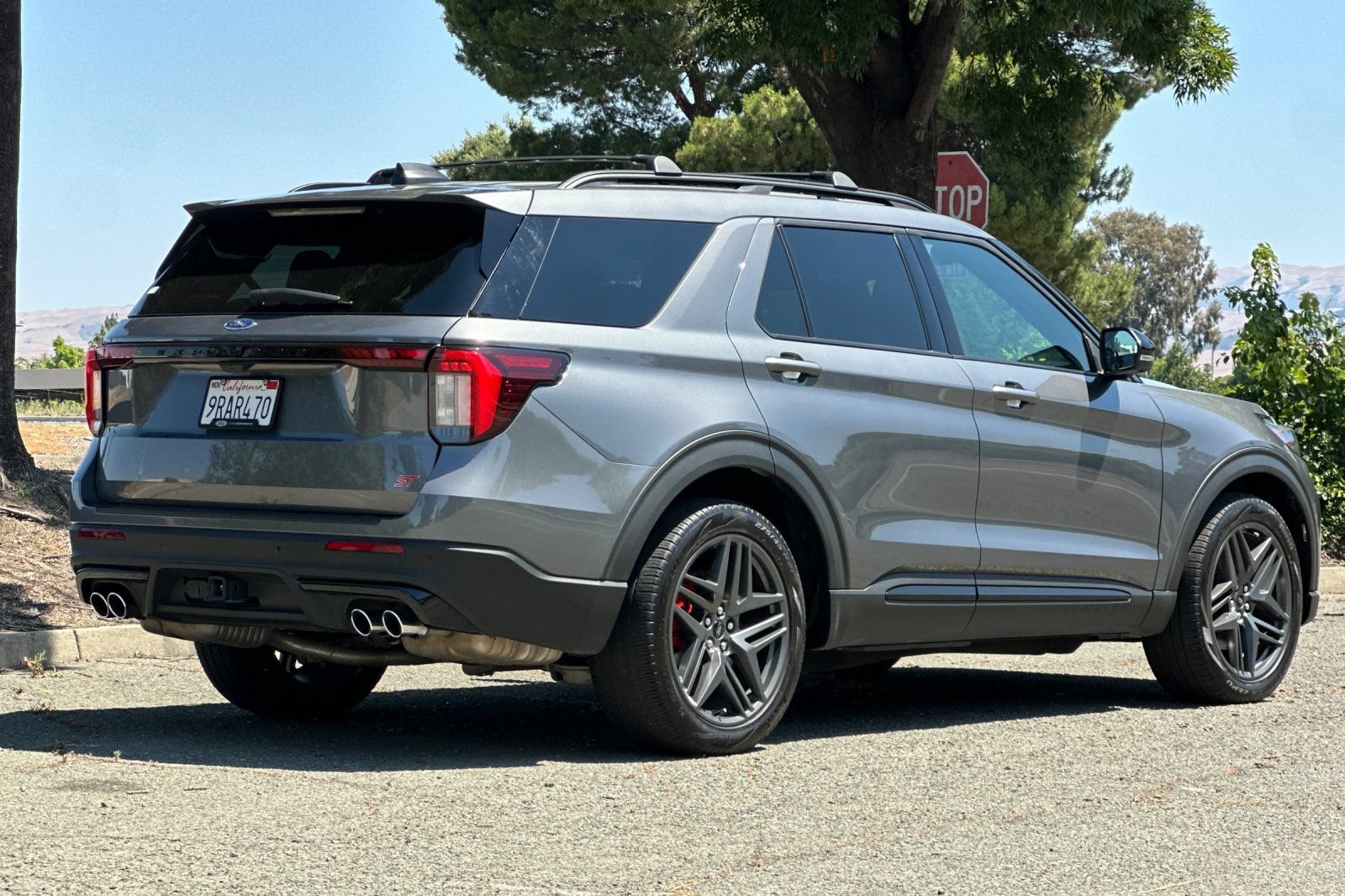 Certified 2025 Ford Explorer ST AWD/4WD image 3