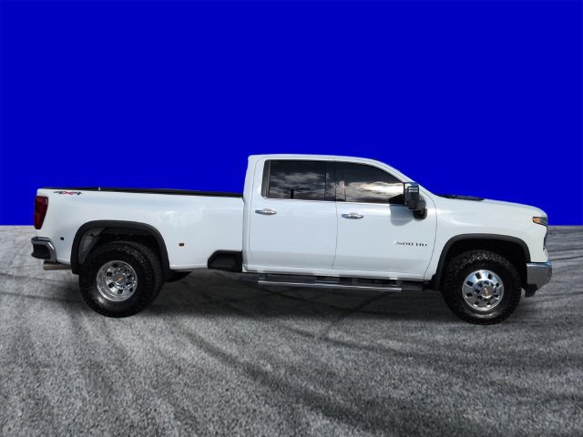 Used 2025 Chevrolet Silverado 3500 LTZ w/ LTZ Plus Package AWD/4WD image 3