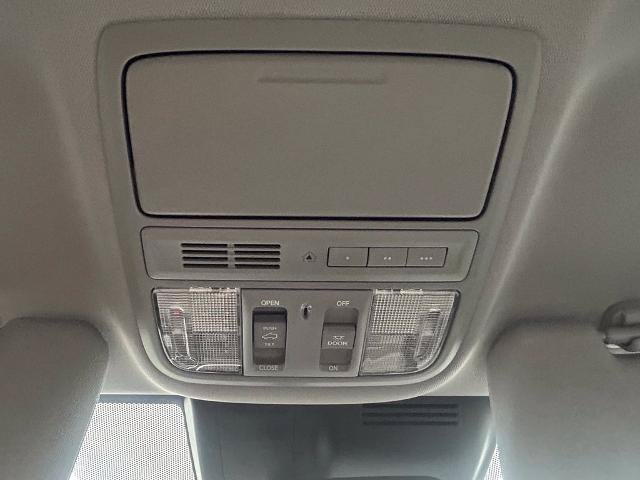 Used 2022 Honda CR-V Touring image 18