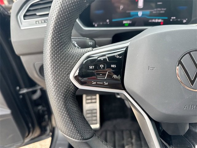 Used 2024 Volkswagen Tiguan SE R-Line w/ MDO Package, Three-Row image 32