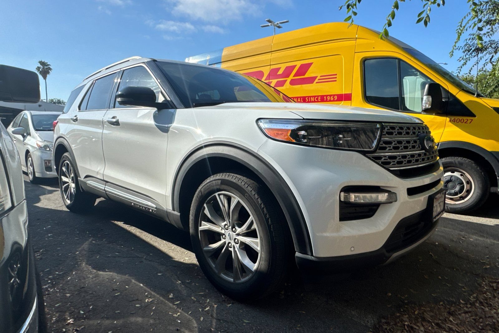 Certified 2021 Ford Explorer Limited w/ Equipment Group 301A AWD/4WD image 2