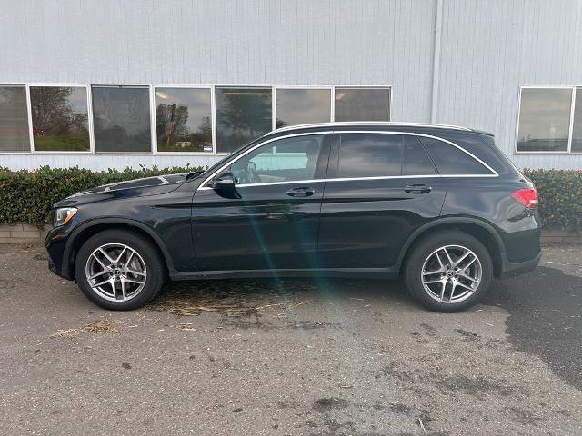Used 2019 Mercedes-Benz GLC 300 4MATIC image 4