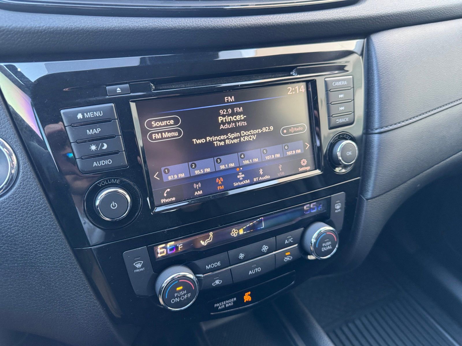 Used 2019 Nissan Rogue SV w/ Premium Package image 22