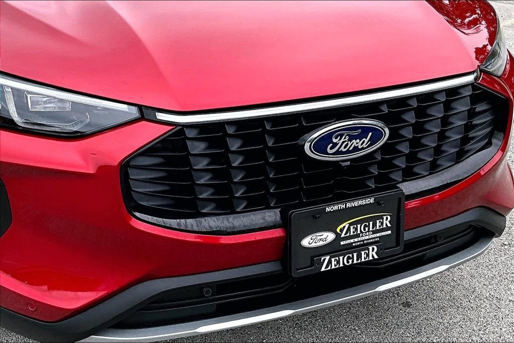 Certified 2025 Ford Escape SE w/ PHEV Premium Package FWD image 30