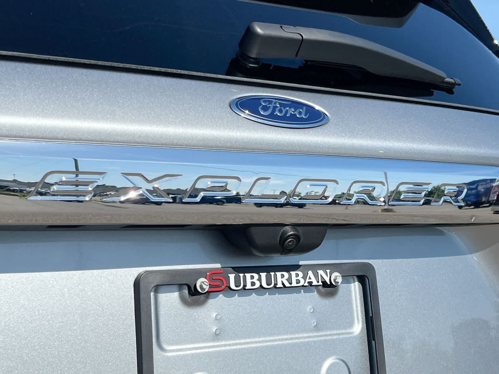Certified 2024 Ford Explorer XLT w/ Equipment Group 202A AWD/4WD image 12