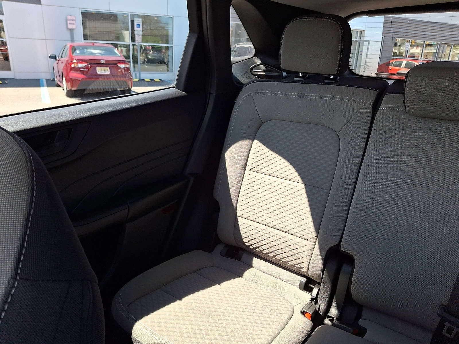 Certified 2022 Ford Escape SE w/ SE Sport Appearance Package image 18