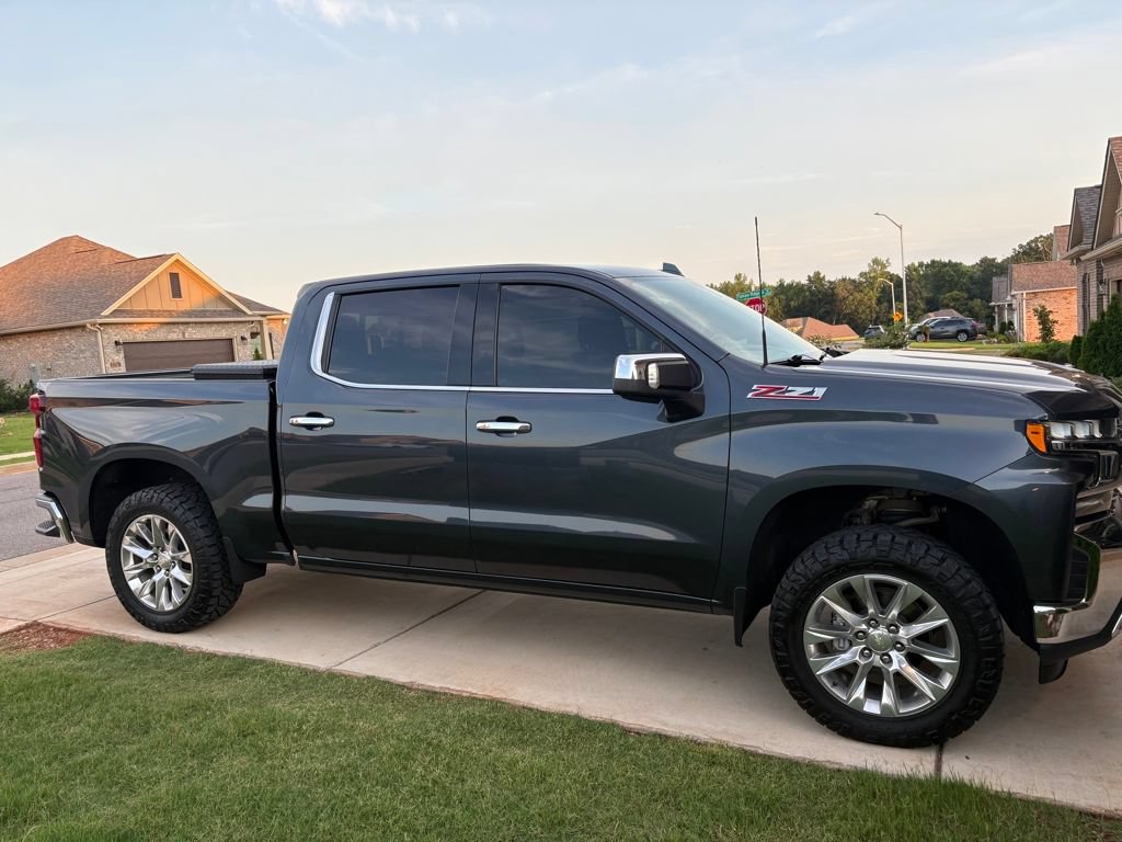Used 2022 Chevrolet Silverado 1500 LTZ AWD/4WD image 1