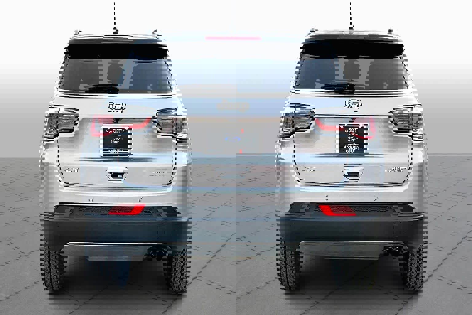 Used 2017 Jeep Compass Limited image 2