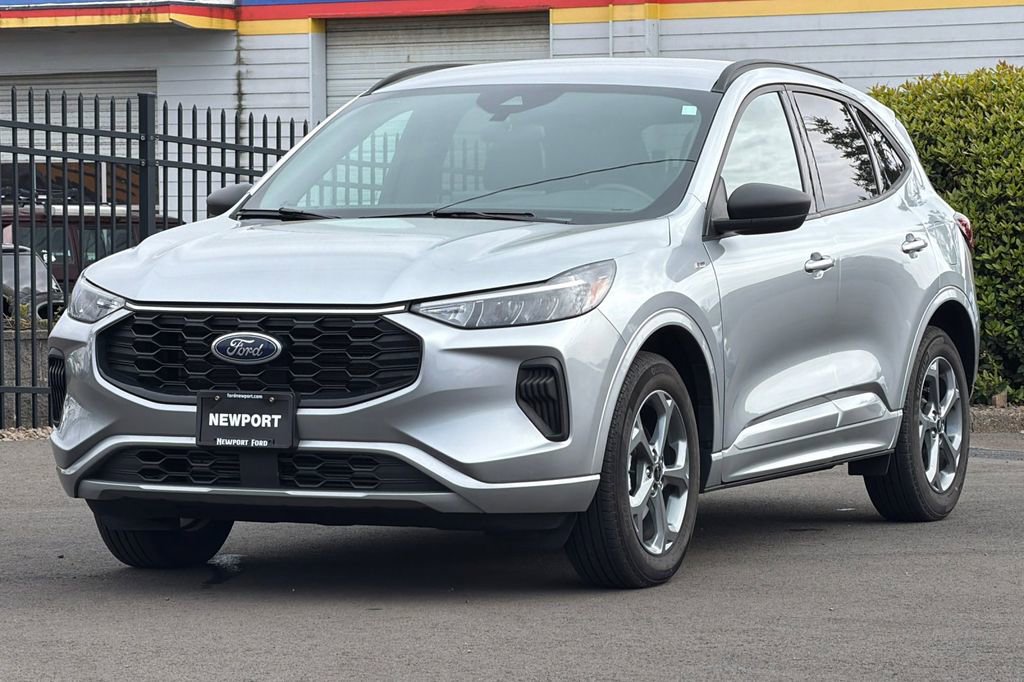 Certified 2023 Ford Escape ST-Line w/ Tech Pack #1 AWD/4WD image 7