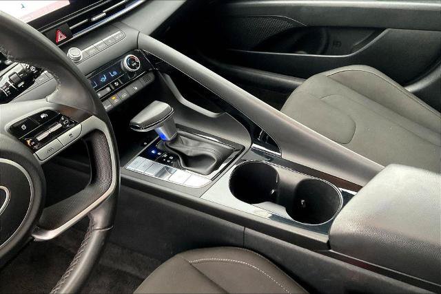 Used 2025 Hyundai Elantra SEL FWD image 17