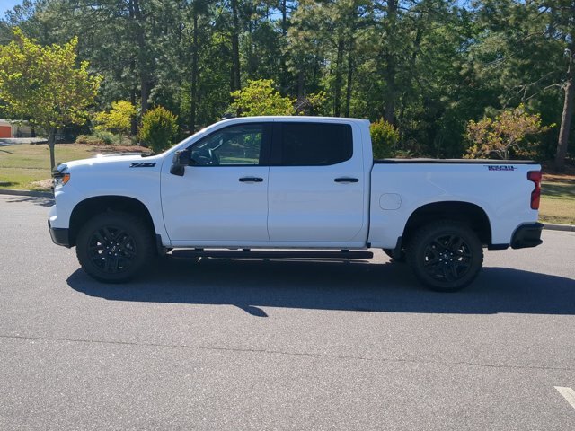 Used 2025 Chevrolet Silverado 1500 LT Trail Boss w/ Convenience Package II AWD/4WD image 7
