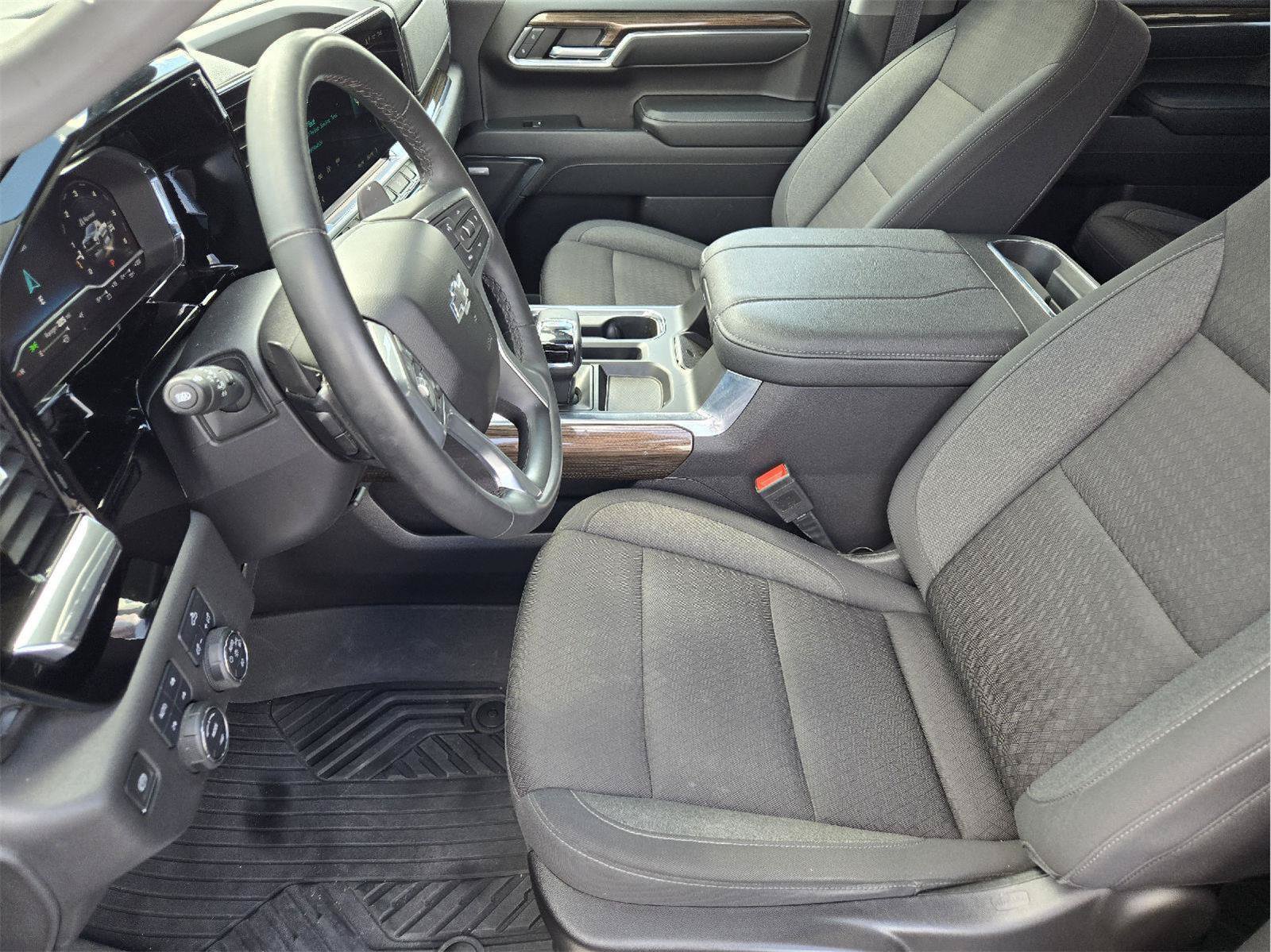Used 2024 Chevrolet Silverado 1500 LT Trail Boss w/ Convenience Package II AWD/4WD image 12