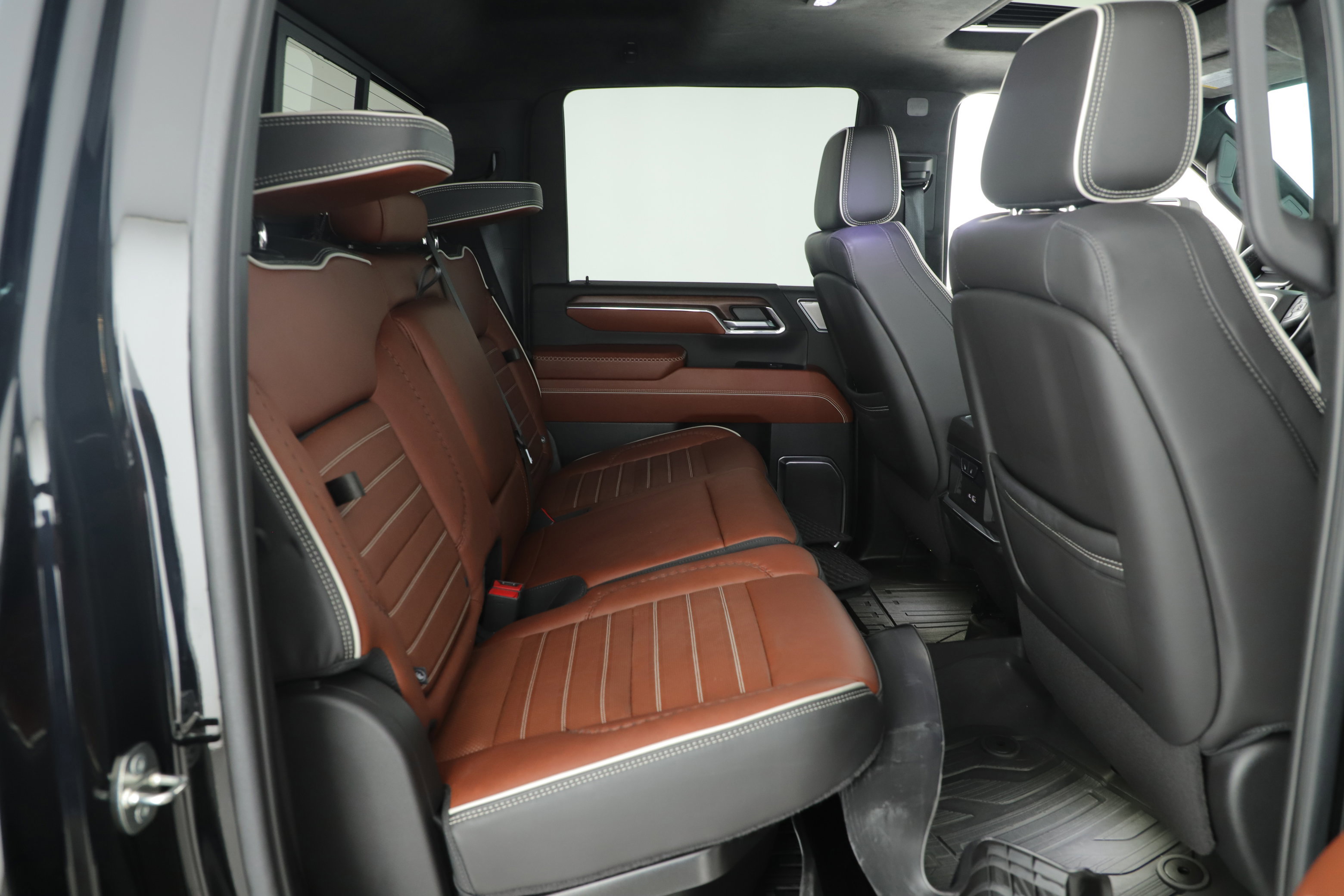 Used 2024 GMC Sierra 2500 Denali Ultimate w/ Max Trailering Package image 17