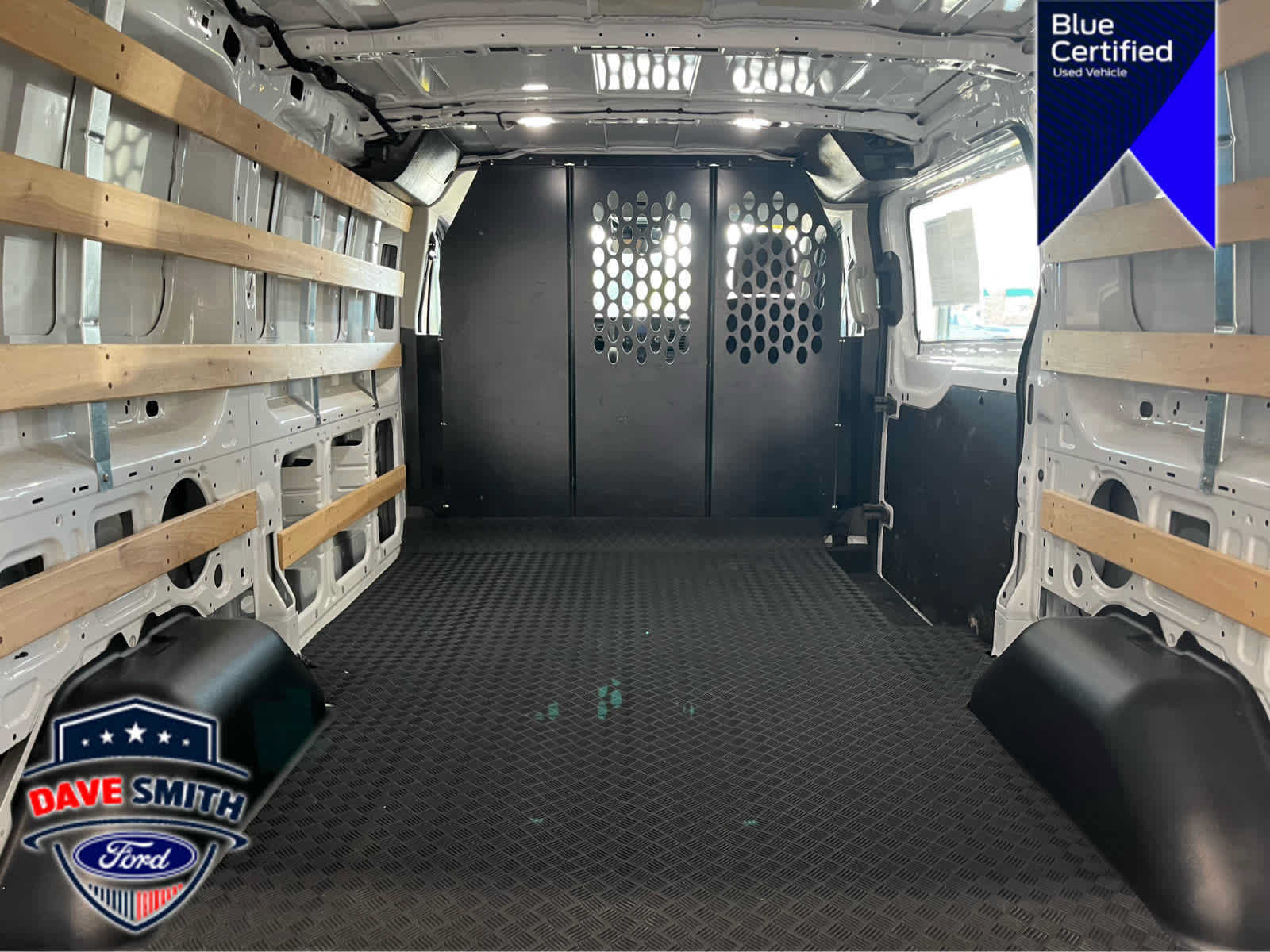 Certified 2025 Ford Transit 250 Low Roof w/ Exterior Upgrade Package RWD image 32