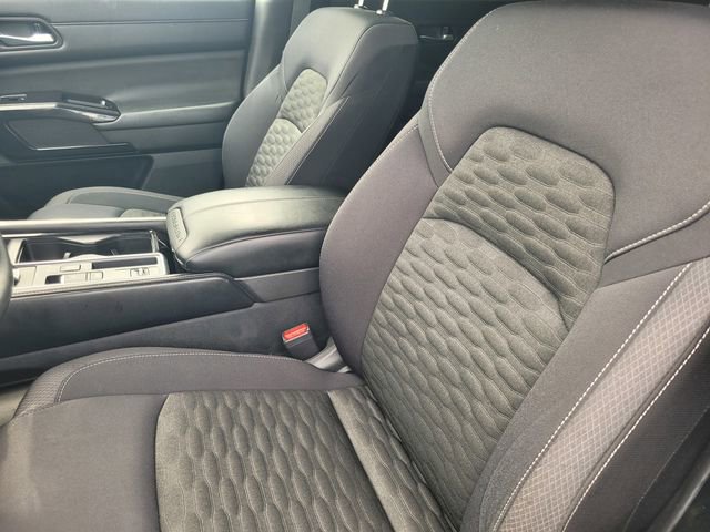 Used 2022 Nissan Pathfinder S image 11