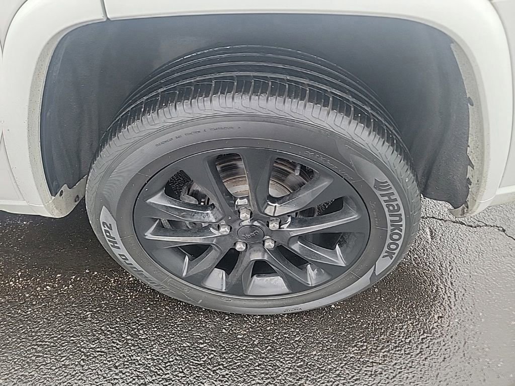 Used 2021 Jeep Grand Cherokee Laredo X image 13