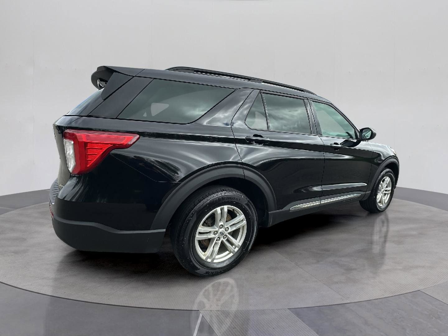 Certified 2022 Ford Explorer XLT image 6