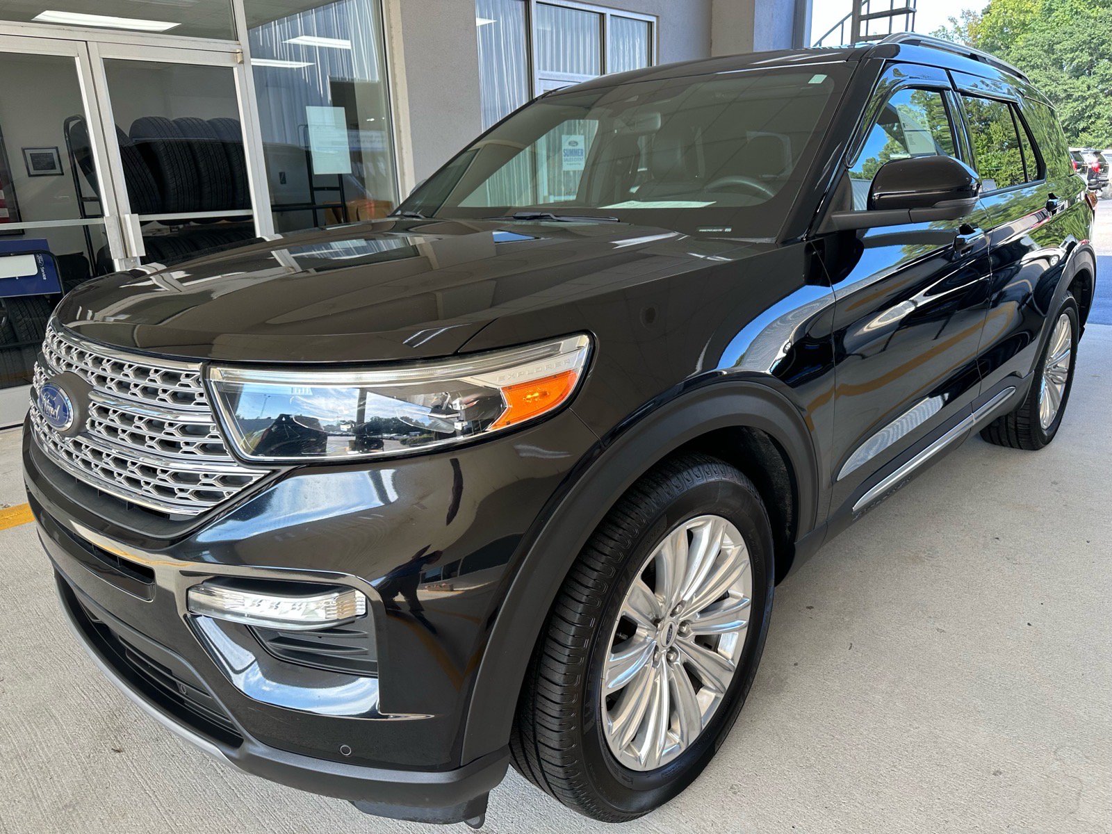 Certified 2020 Ford Explorer Limited w/ Class III Trailer Tow Package RWD image 3