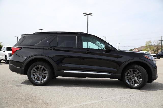 Certified 2025 Ford Explorer Active w/ Active Comfort Package AWD/4WD image 6