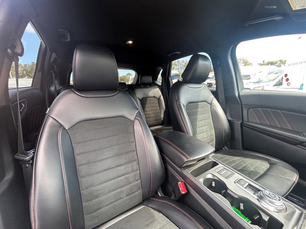 Certified 2023 Ford Edge ST-Line w/ Cargo Accessory Package image 28