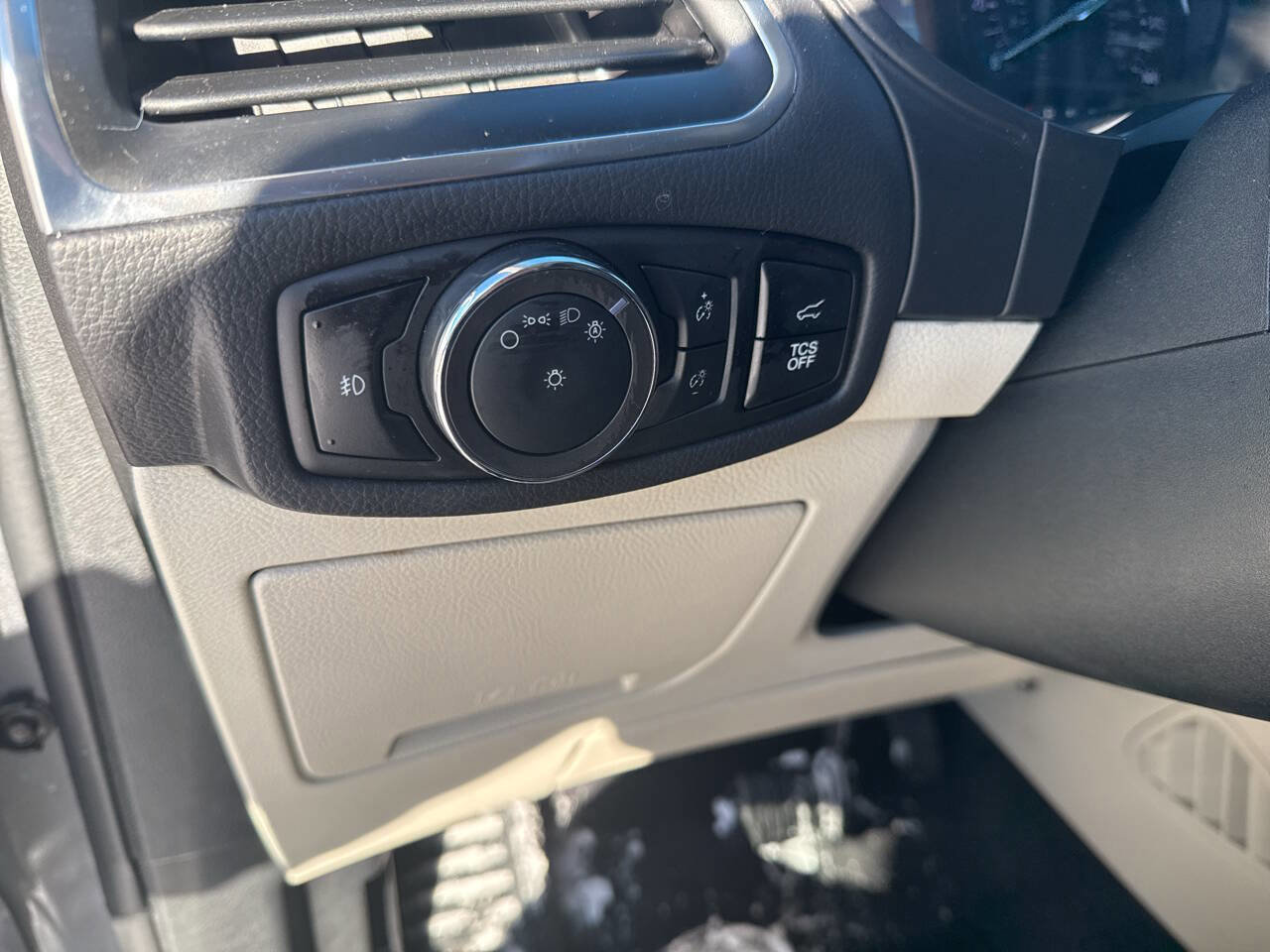 Certified 2024 Ford Edge Titanium image 32